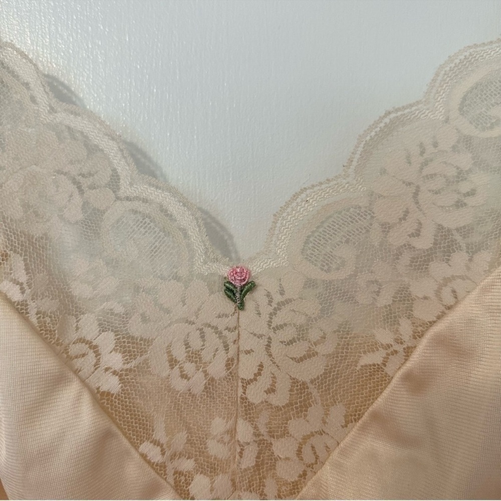 Vintage Chantilly Maidenform Lace Trim Bodysuit Womens - Picture 2 of 9